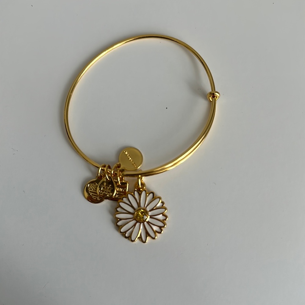 ALEX AND ANI FLOWER